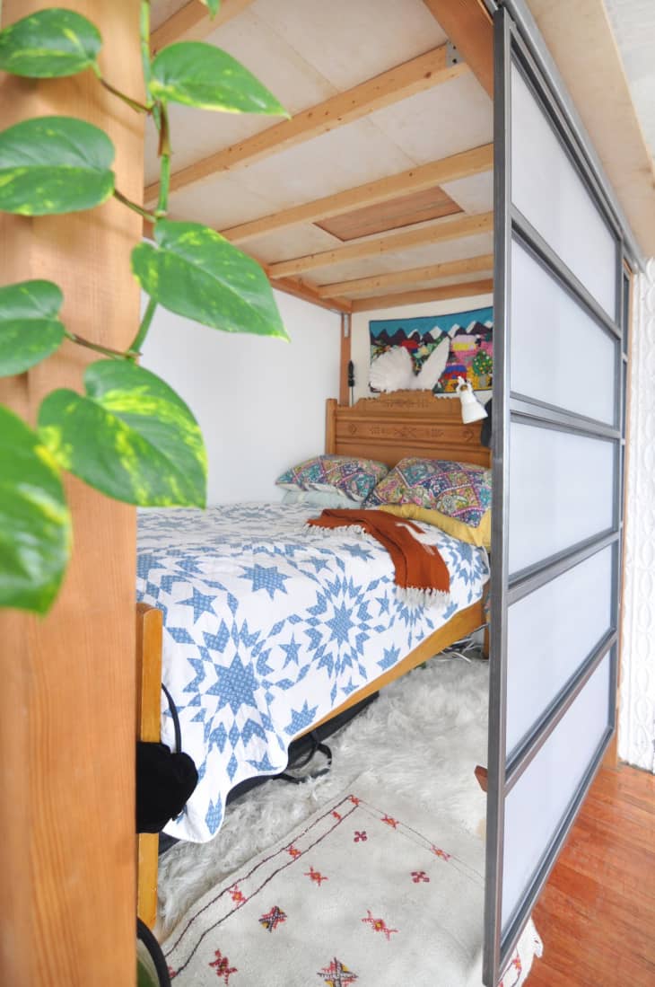 No Guest Room? 5 Tricks to Make Visitors Feel at Home Apartment Therapy